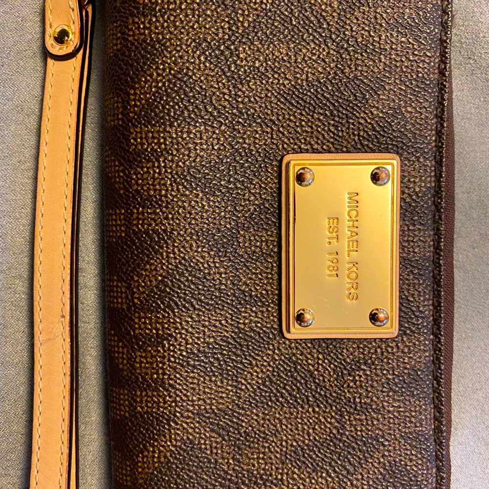 Michael Kors Monogram Wallet